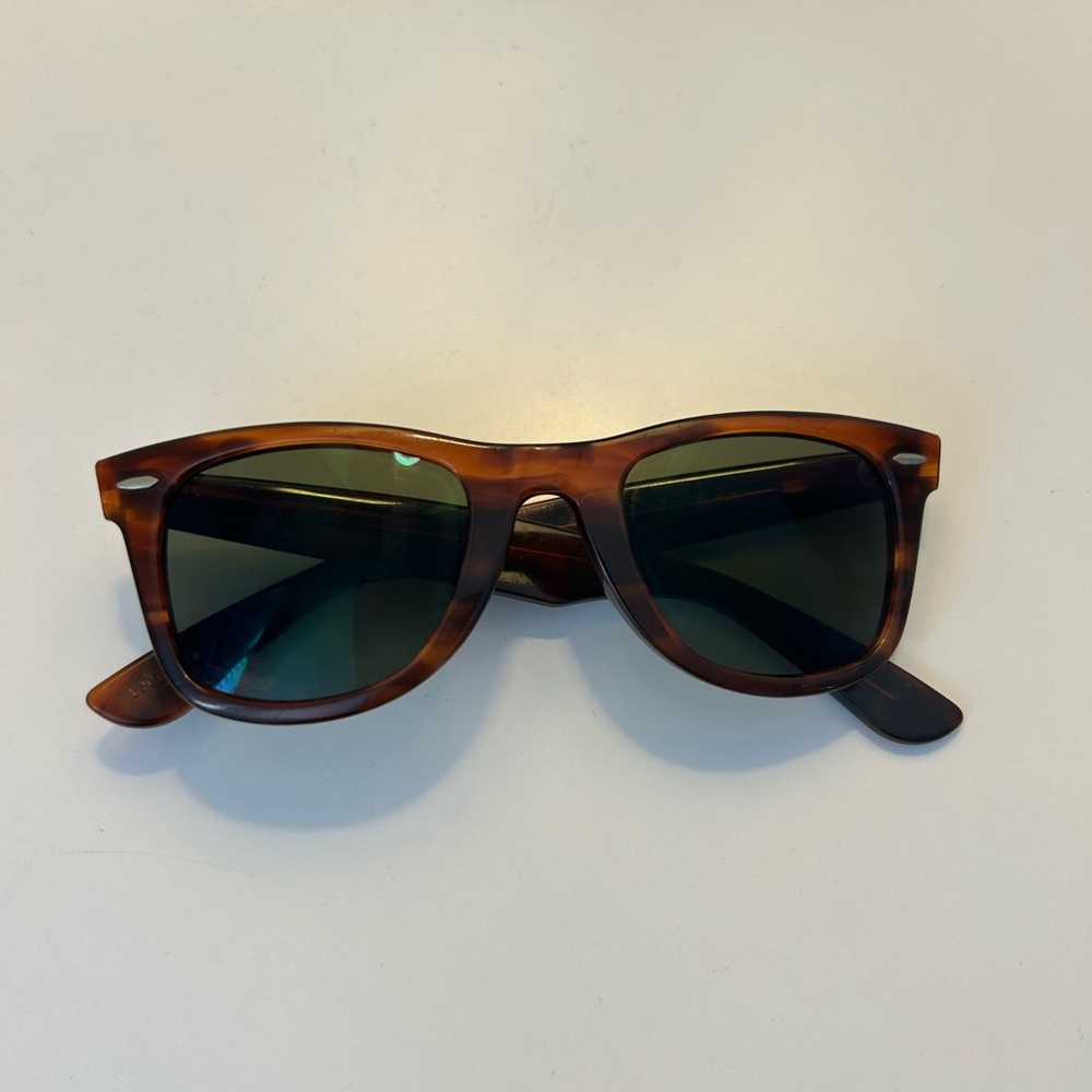 Ray-Ban Tortoise-pattern Sunglasses